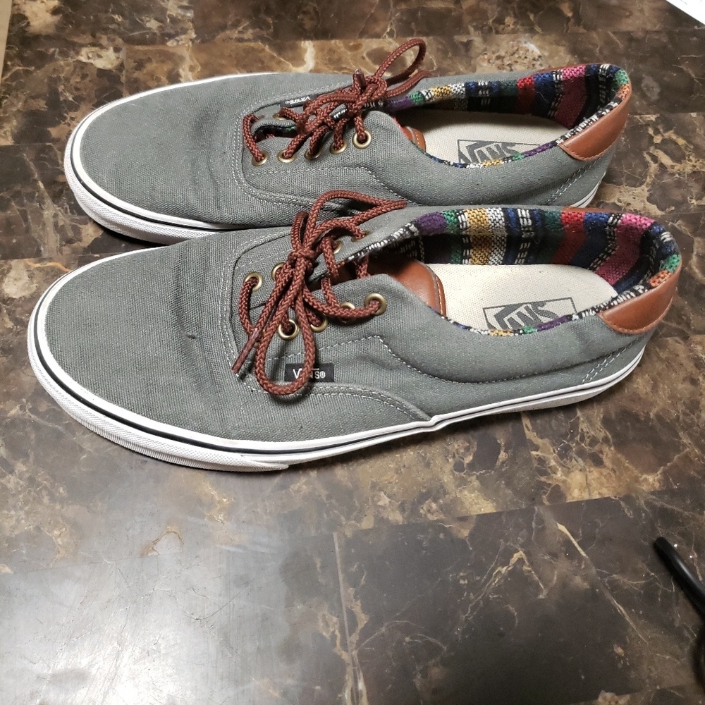 Van's Mens Gray Canvas & leather low top sz 10